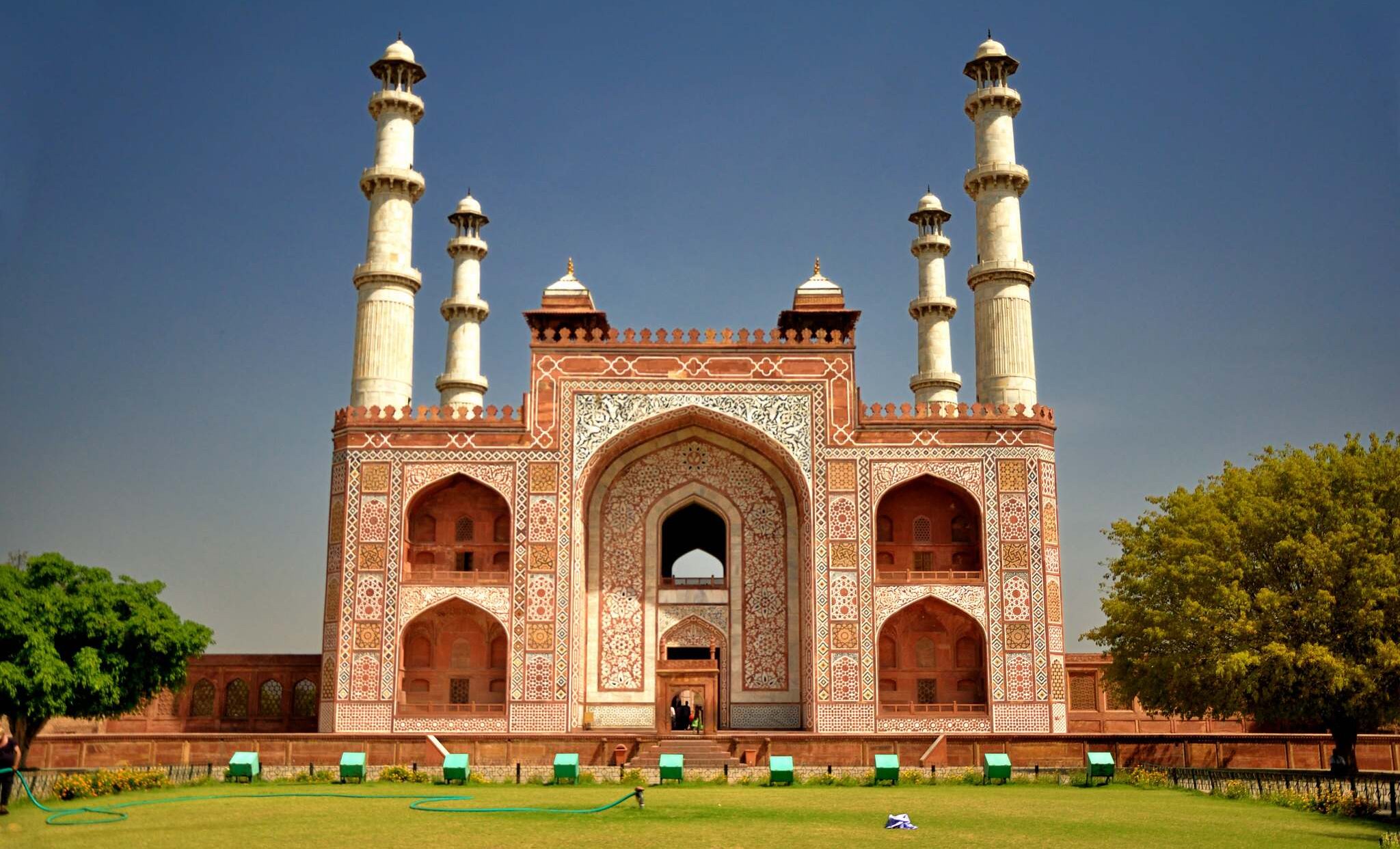Akbar's Tomb, Must-see places in Agra