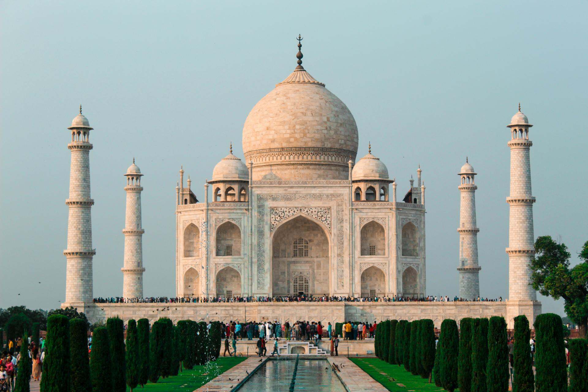 Taj Mahal and the Four Minarets, Tourist attractions in Agra